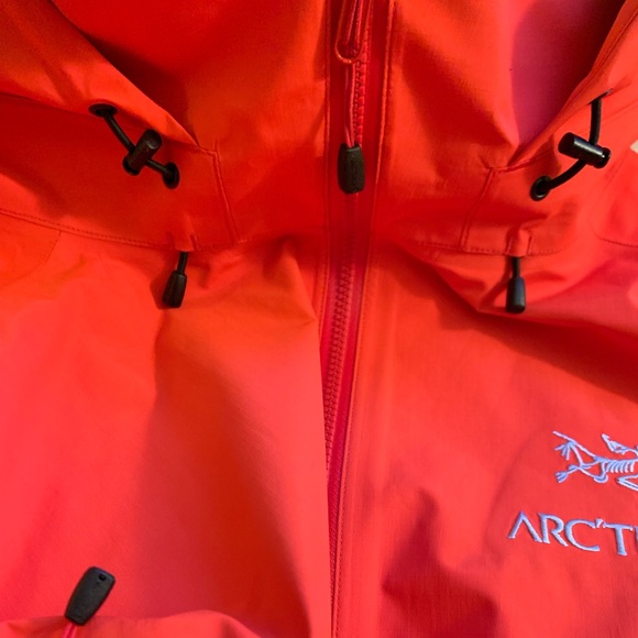 Arc’Teryx Beta LT Hybrid Jacket - Picture 5 of 8